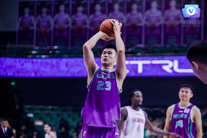 开云体育app下载-内蒙古男篮主场告捷，荣耀归来