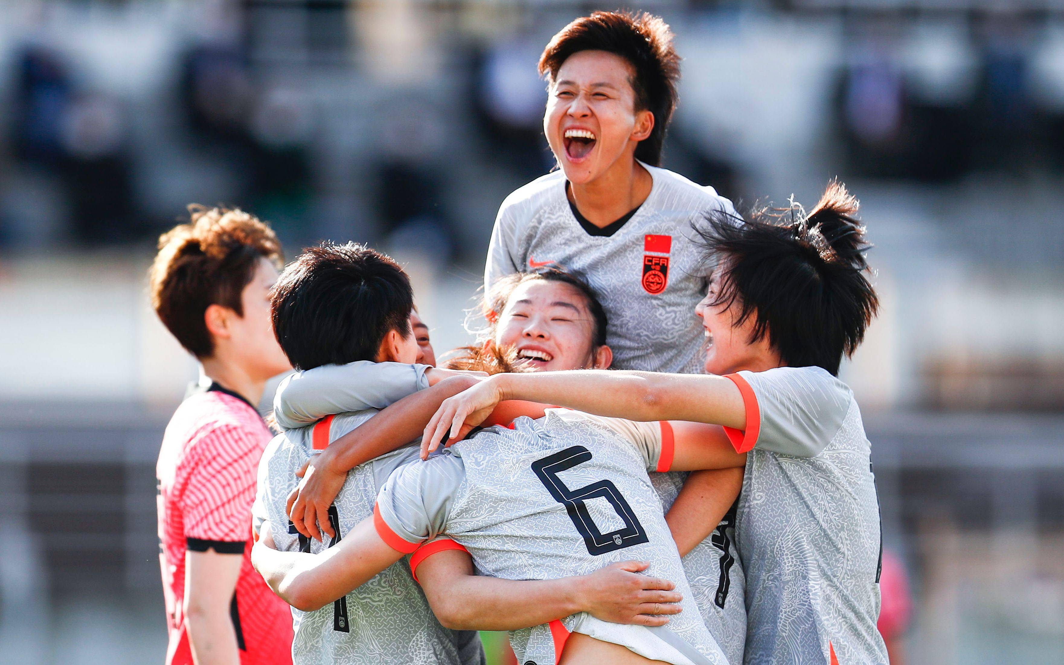 开云体育登录-中国女足备战奥运会足球比赛，球员状态良好