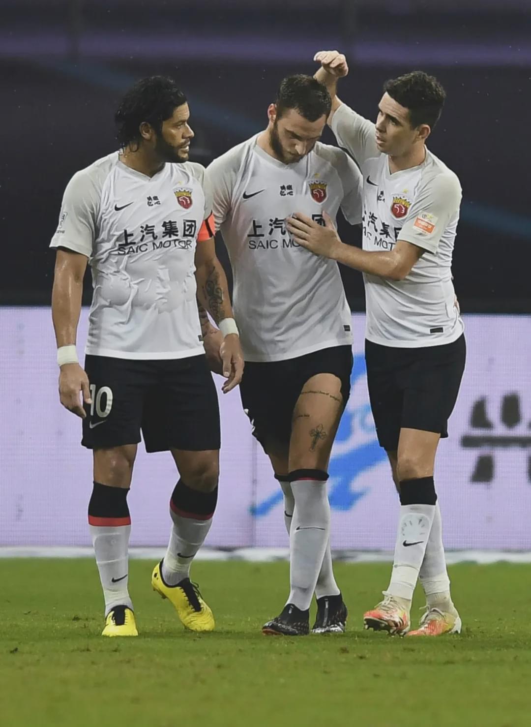 沪上热门对抗:上港欲止连败势头 沪上热门对抗:上港欲止连败势头