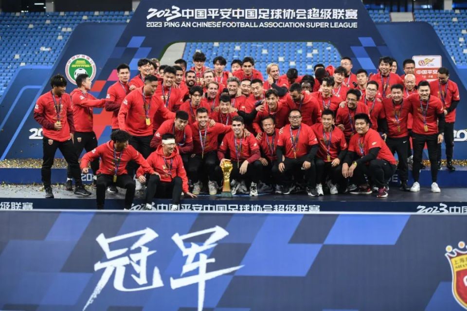 开云体育平台-中超球员团结无敌，向着冠军大步前进的简单介绍