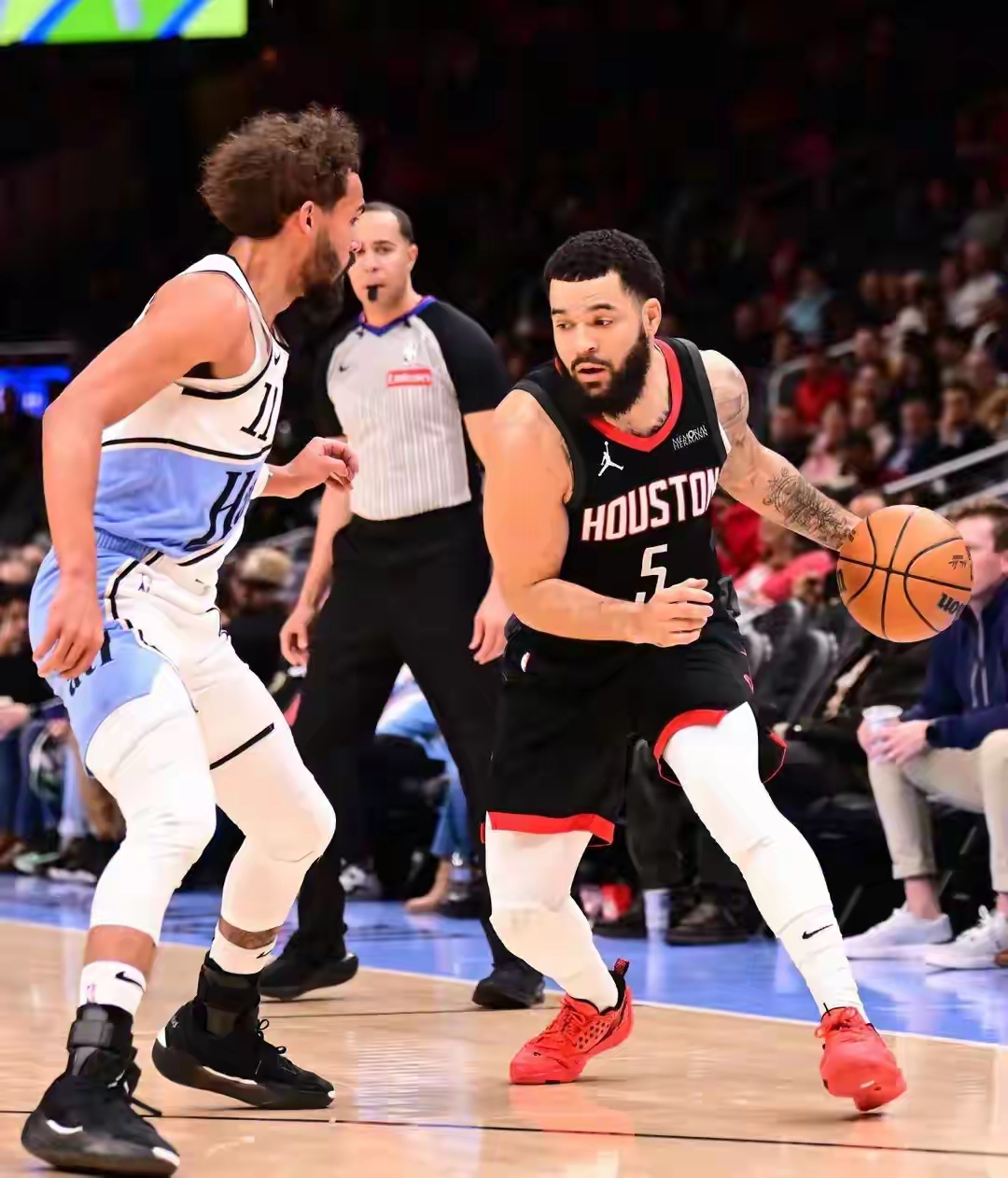 火箭力克步行者,迎来四连胜 火箭力克步行者,迎来四连胜