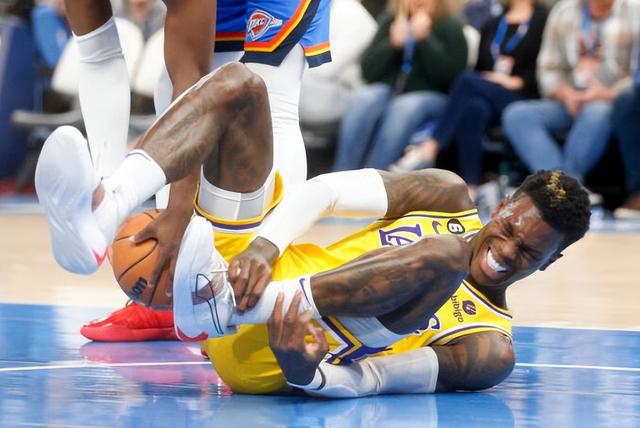 止血!湖人队取得胜利,力挽回季后赛战绩 止血!湖人队取得胜利,力挽回季后赛战绩