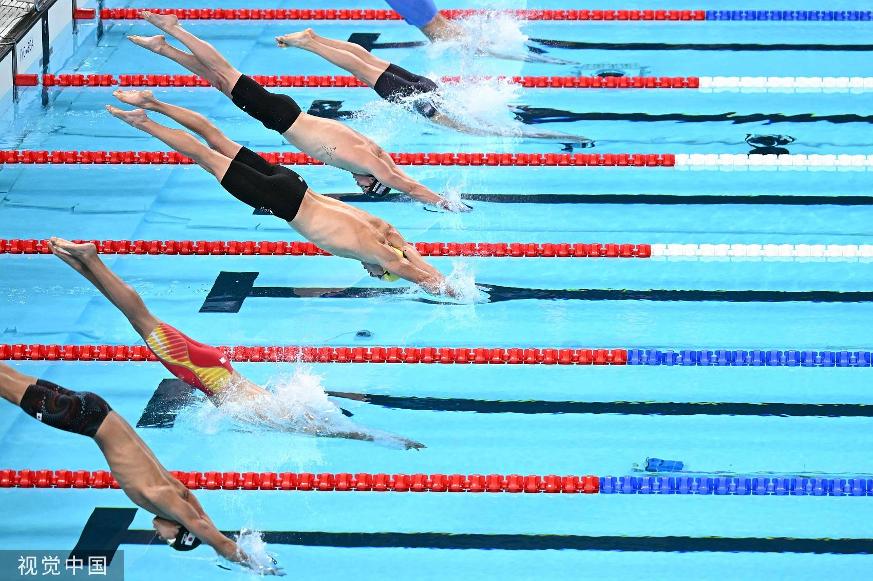 开云体育网页版登录入口-加拿大游泳选手在自由泳比赛中成功卫冕