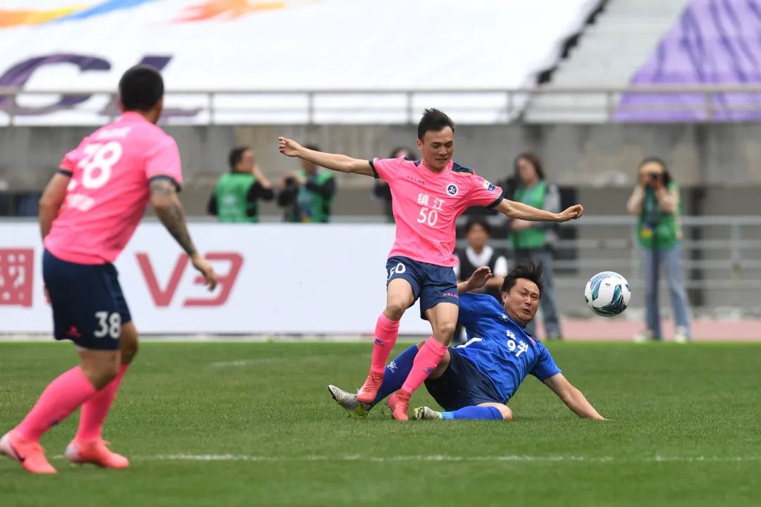 体育产业联合跨界拓展足球市场 体育产业联合跨界拓展足球市场