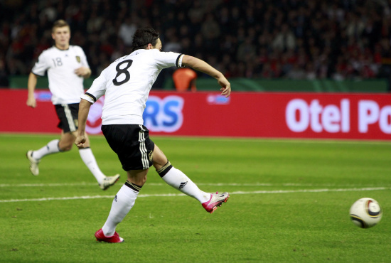 冰岛队惊艳表现，成功晋级欧洲杯预选赛的简单介绍