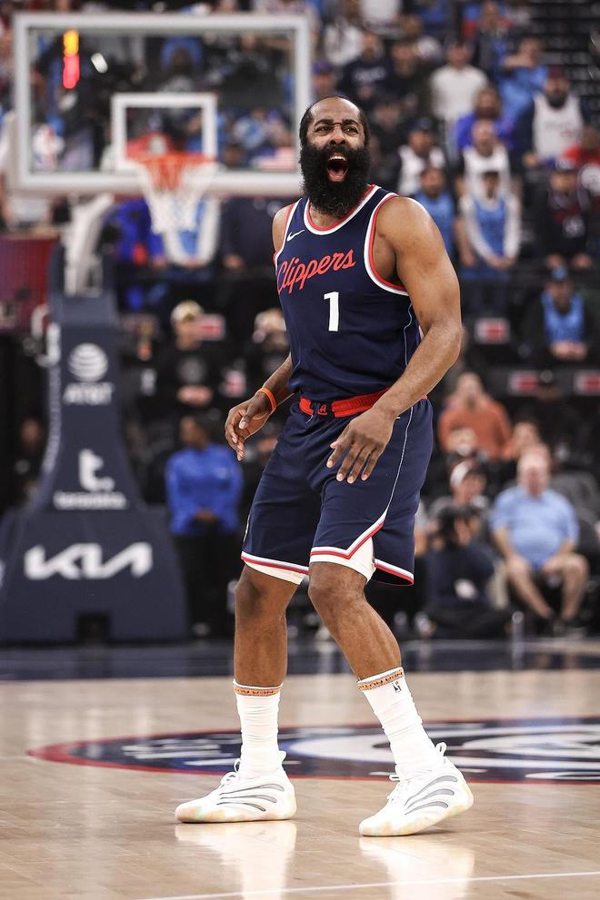 包含雄鸟横行西部,巴特勒单场高效轰下30+的词条 包含雄鸟横行西部,巴特勒单场高效轰下30+的词条