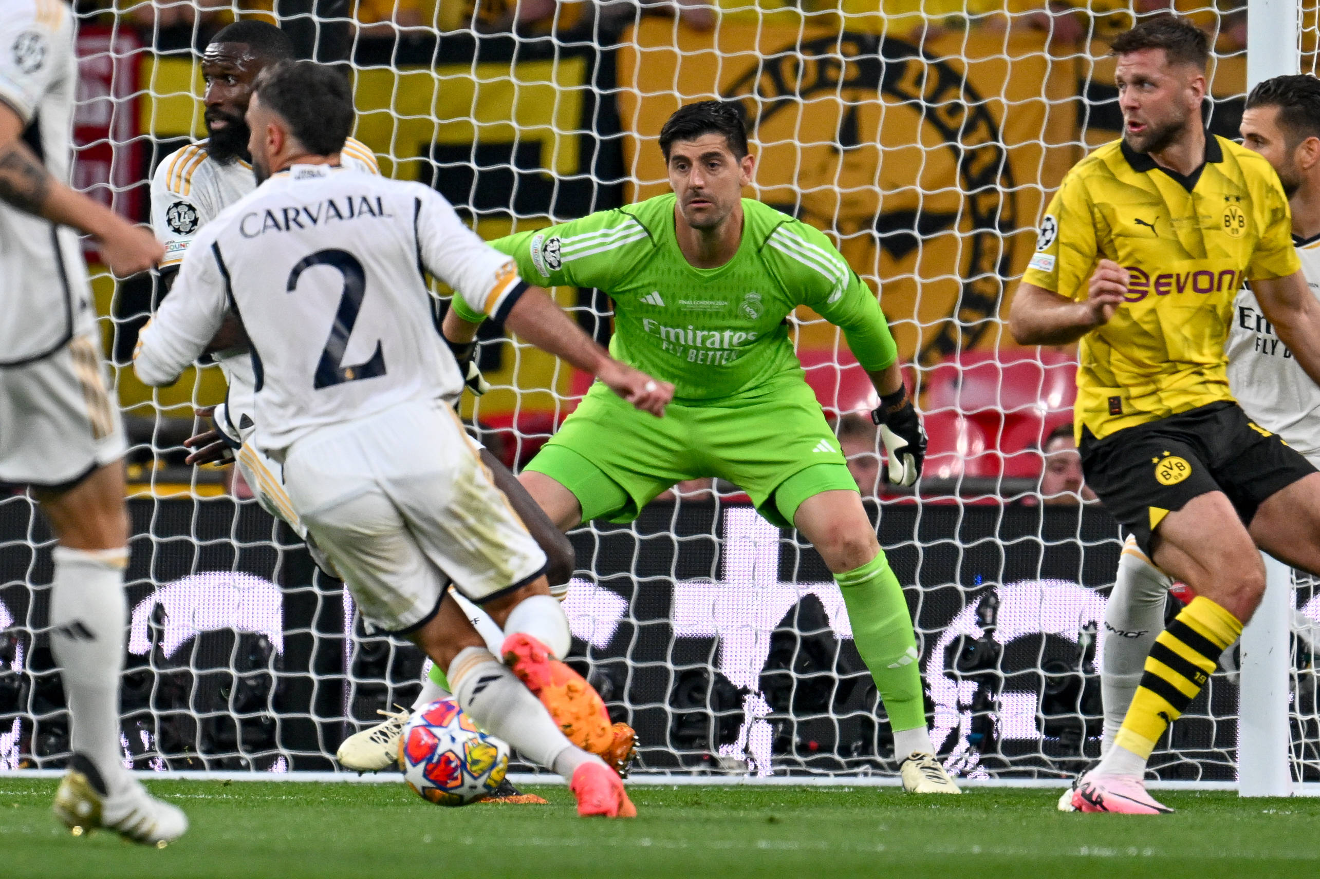 战胜劲敌,球队士气高涨备战欧洲杯预选赛 战胜劲敌,球队士气高涨备战欧洲杯预选赛