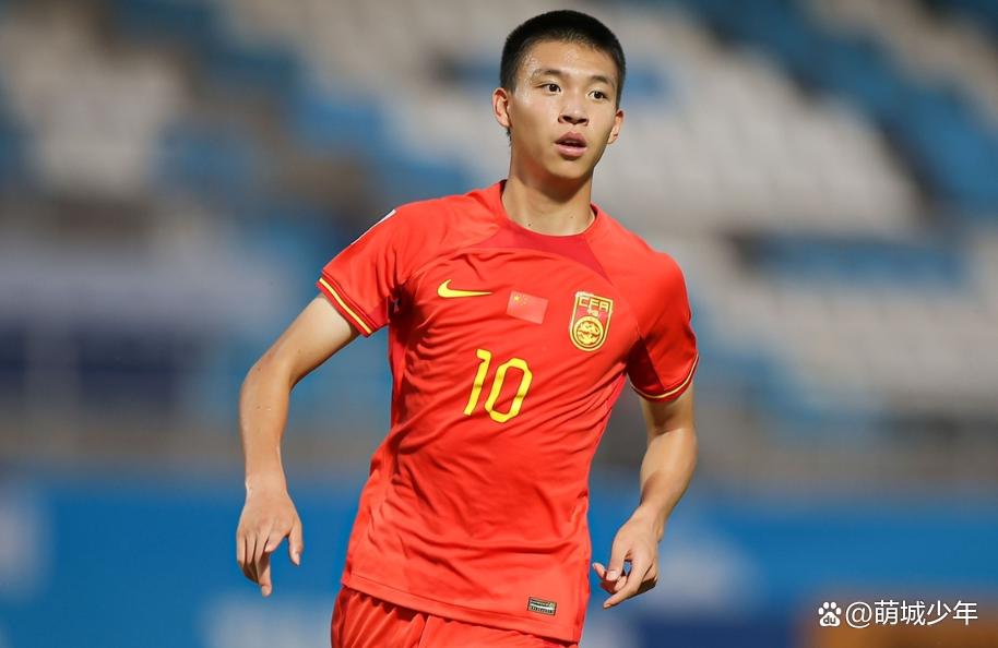 中国队在全球足球赛事中崭露头角