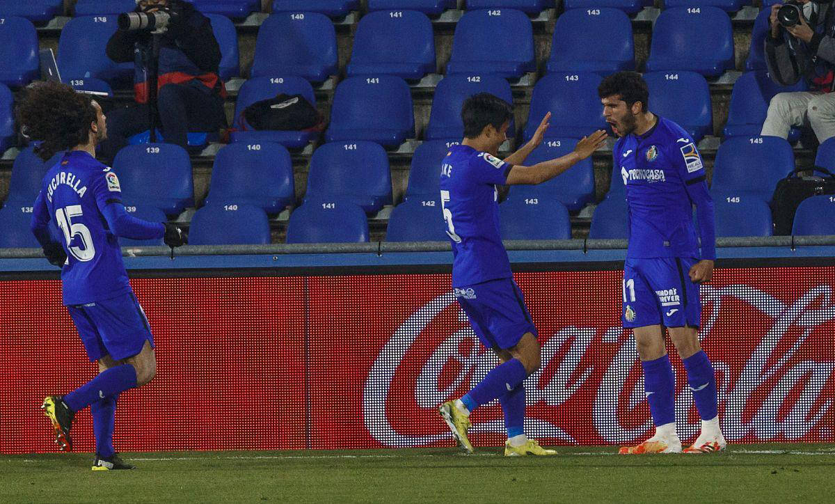 开云体育官网入口-赫塔菲主场失利，球队陷入危机的简单介绍