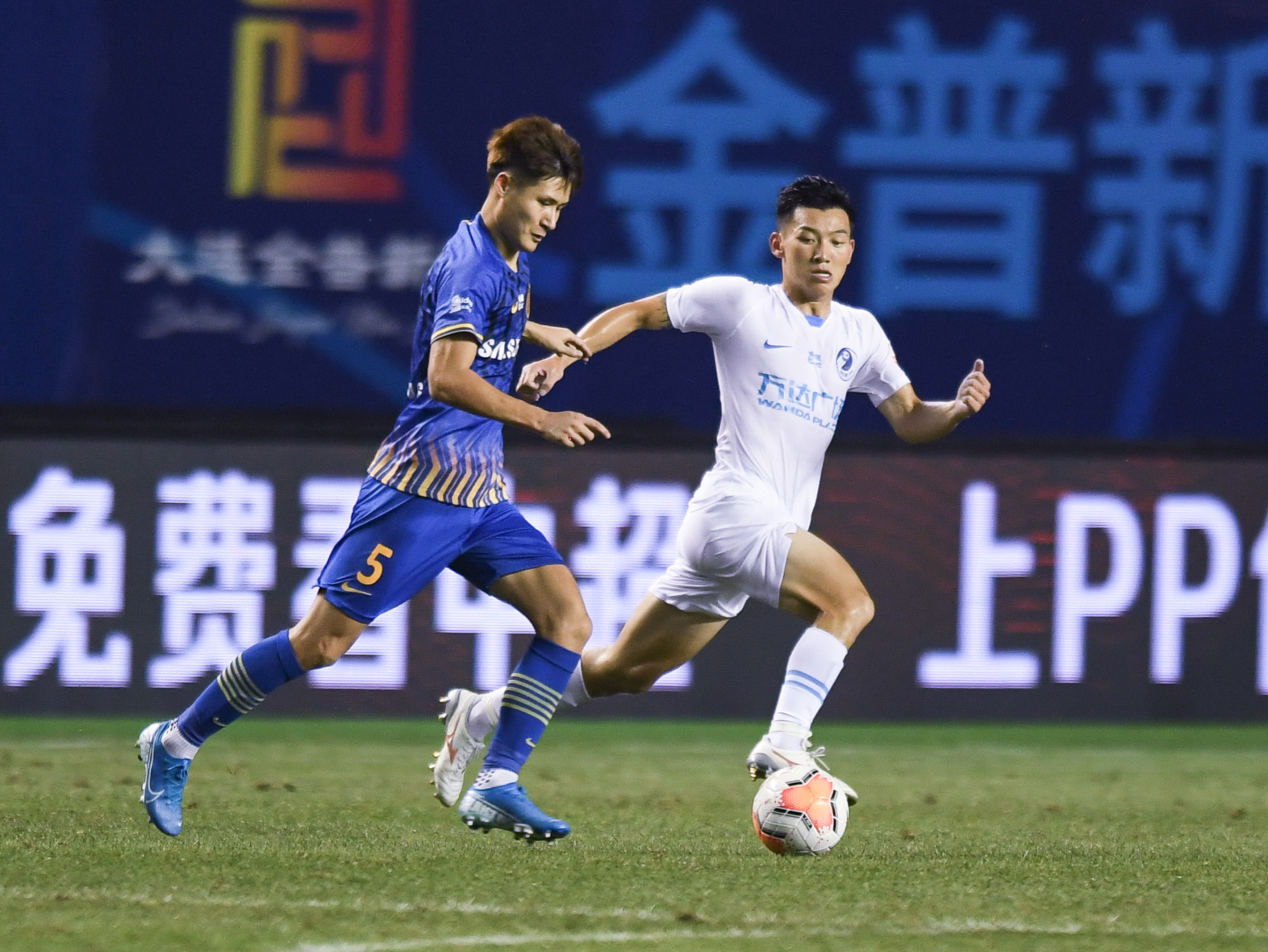 开云体育在线-包含苏宁队员风光无限，被球迷视为偶像的词条