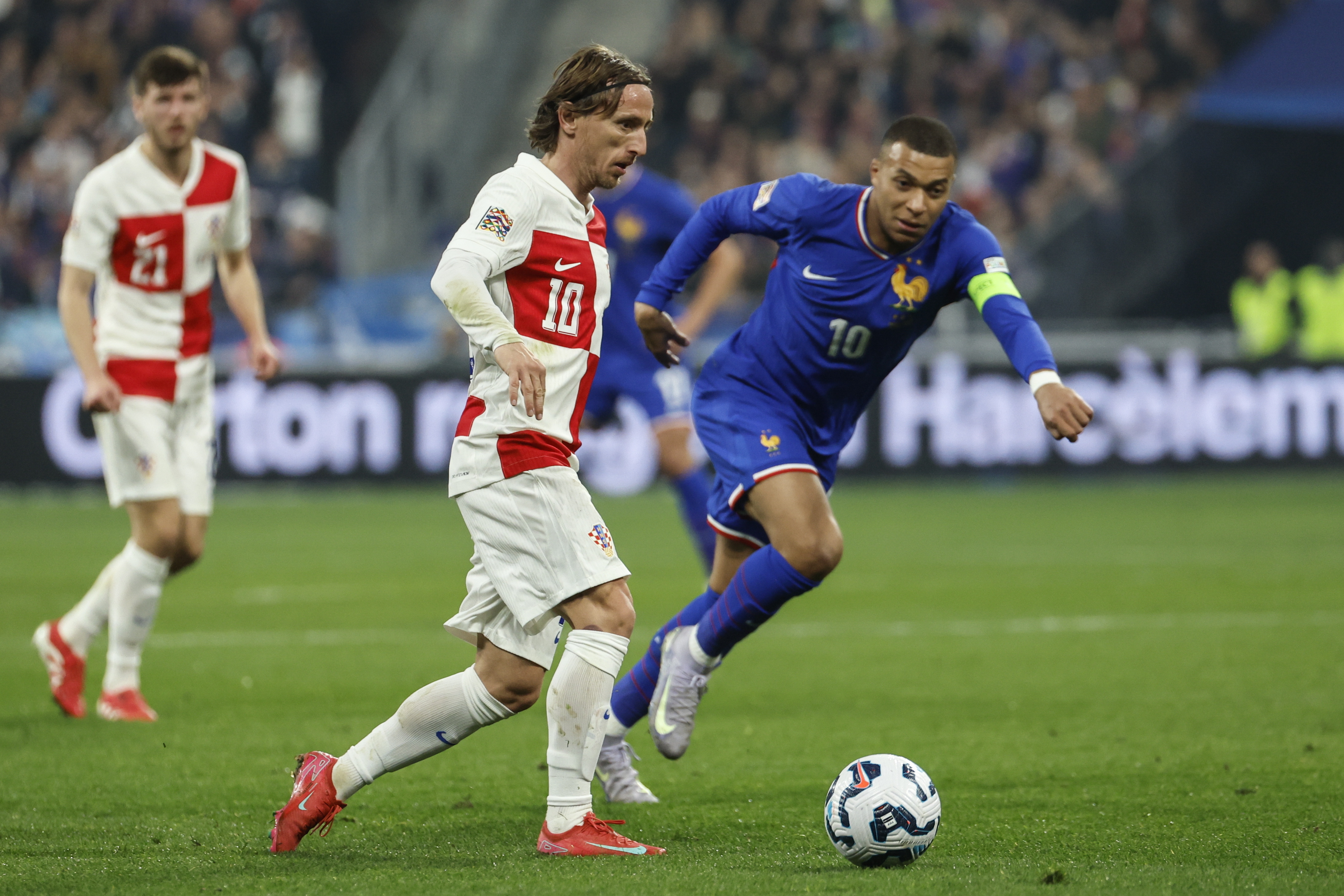 关于火爆的欧国联半决赛将开启新篇章的信息