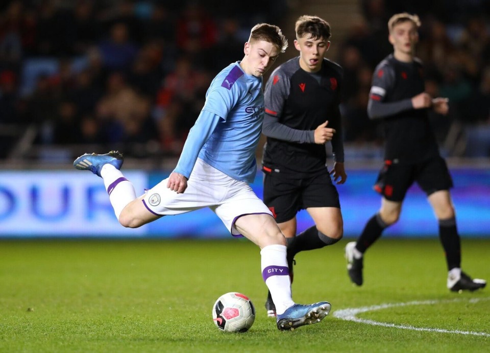 切尔西中场精英转会外租，欧洲豪门竞相争夺签约的简单介绍