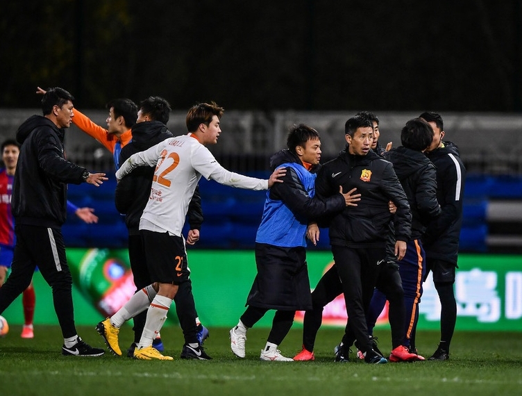 开云体育app-青岛黄海成功击败对手，赢得宝贵分的简单介绍