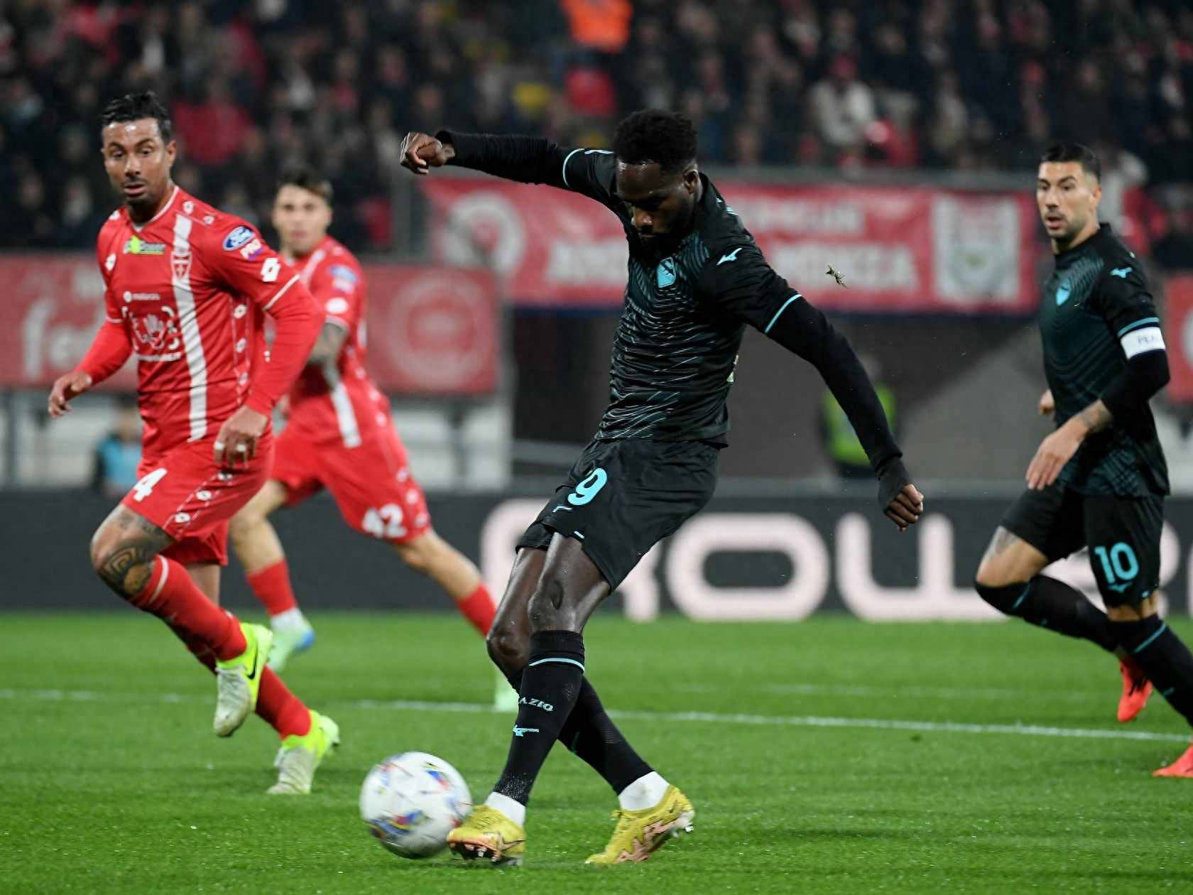 拉齐奥客场取得惊险胜利，追赶积分榜前列的简单介绍