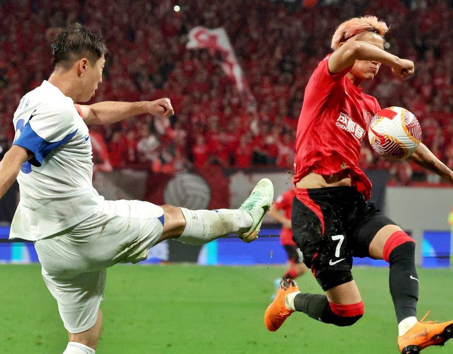 开云体育在线登录-技术拼杀，比赛场面异常激烈引发球迷热议的简单介绍