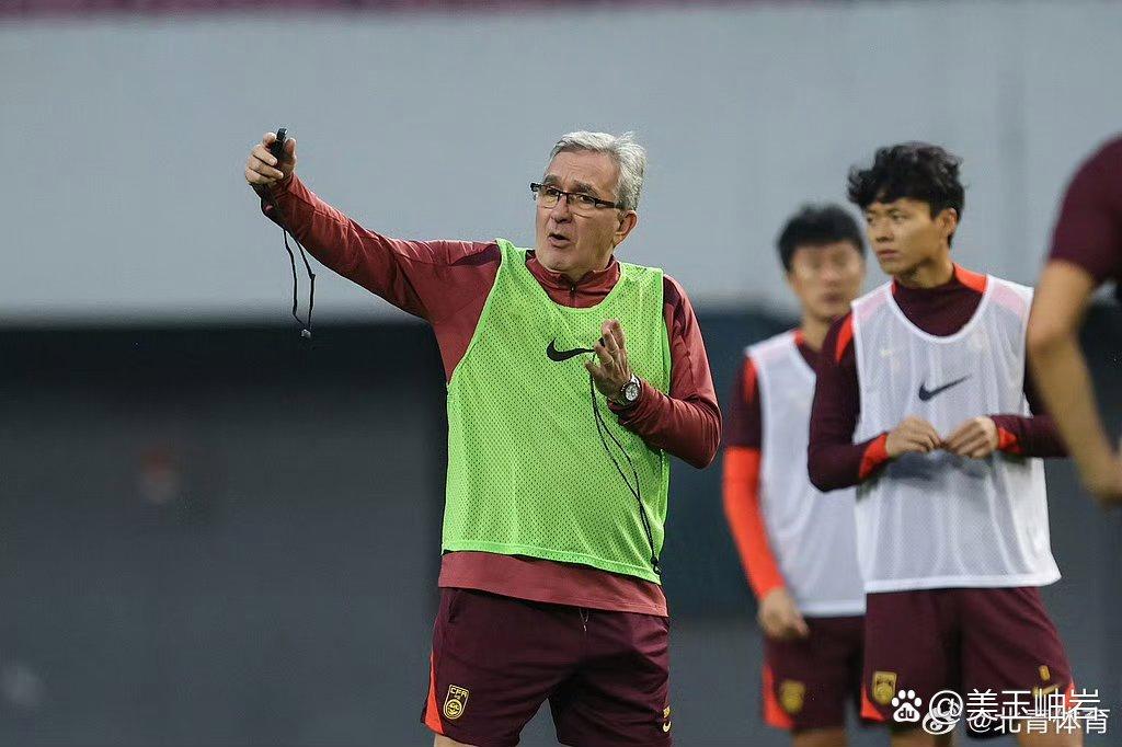 开云体育网站-包含实力碾压对手，国足高居积分榜首位的词条