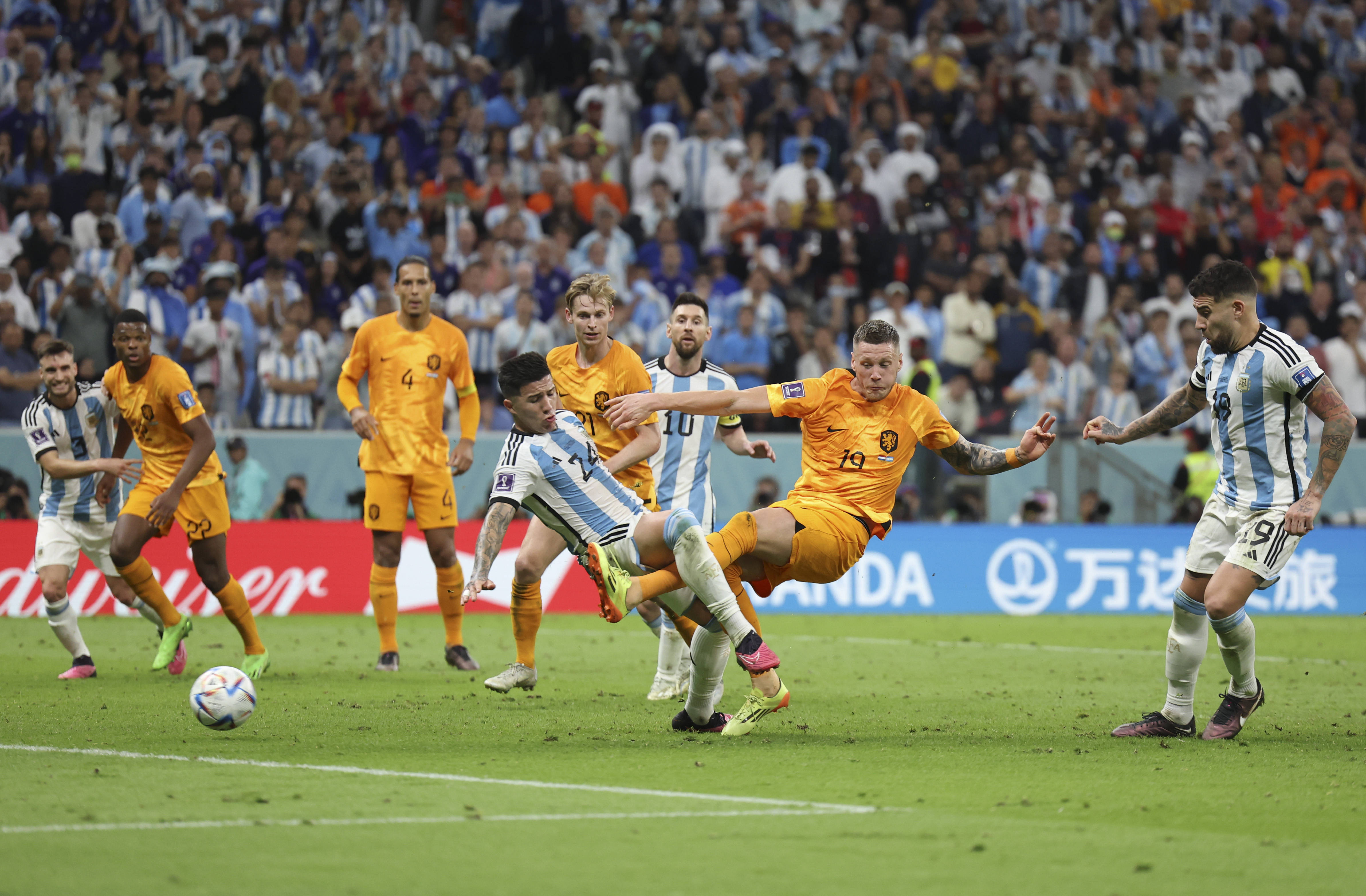 荷兰足球公会官方宣布新任主教练