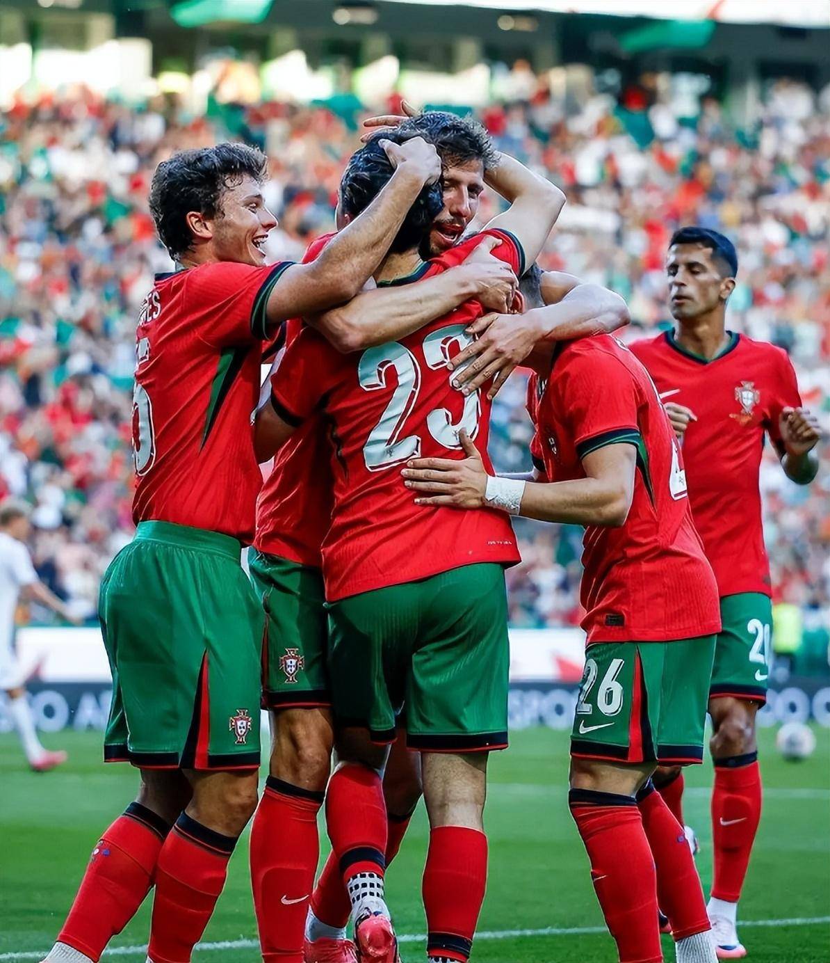 克罗地亚队大获胜利,晋级欧国联半决赛 克罗地亚队大获胜利,晋级欧国联半决赛