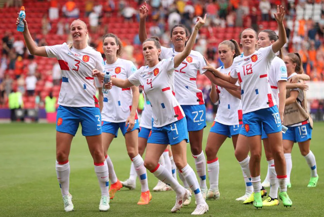 荷兰女足面对日本队，冲击女足世界杯四强席位