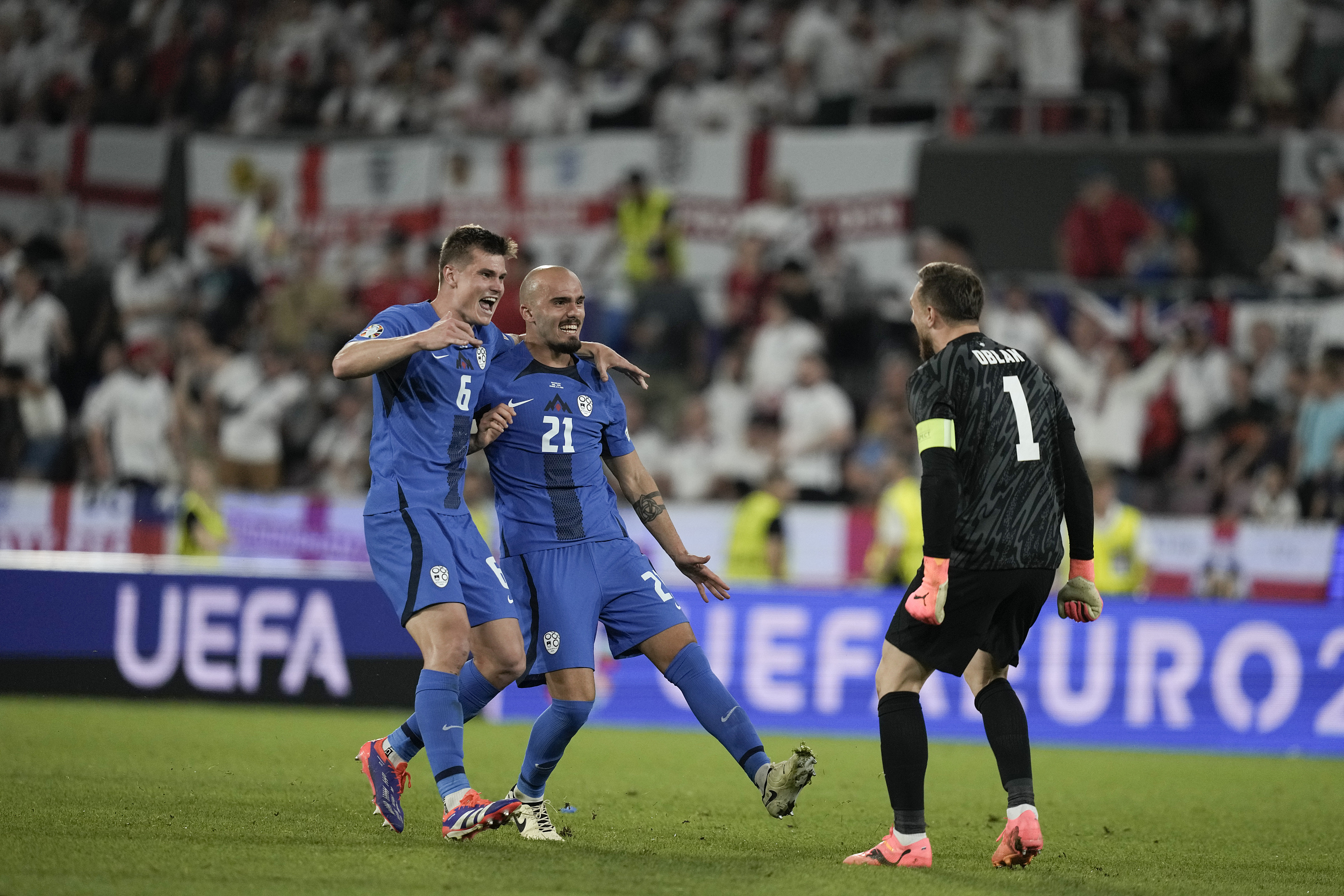 开云体育亚洲官网-克罗地亚迎战斯洛文尼亚，争夺欧预赛胜利的简单介绍