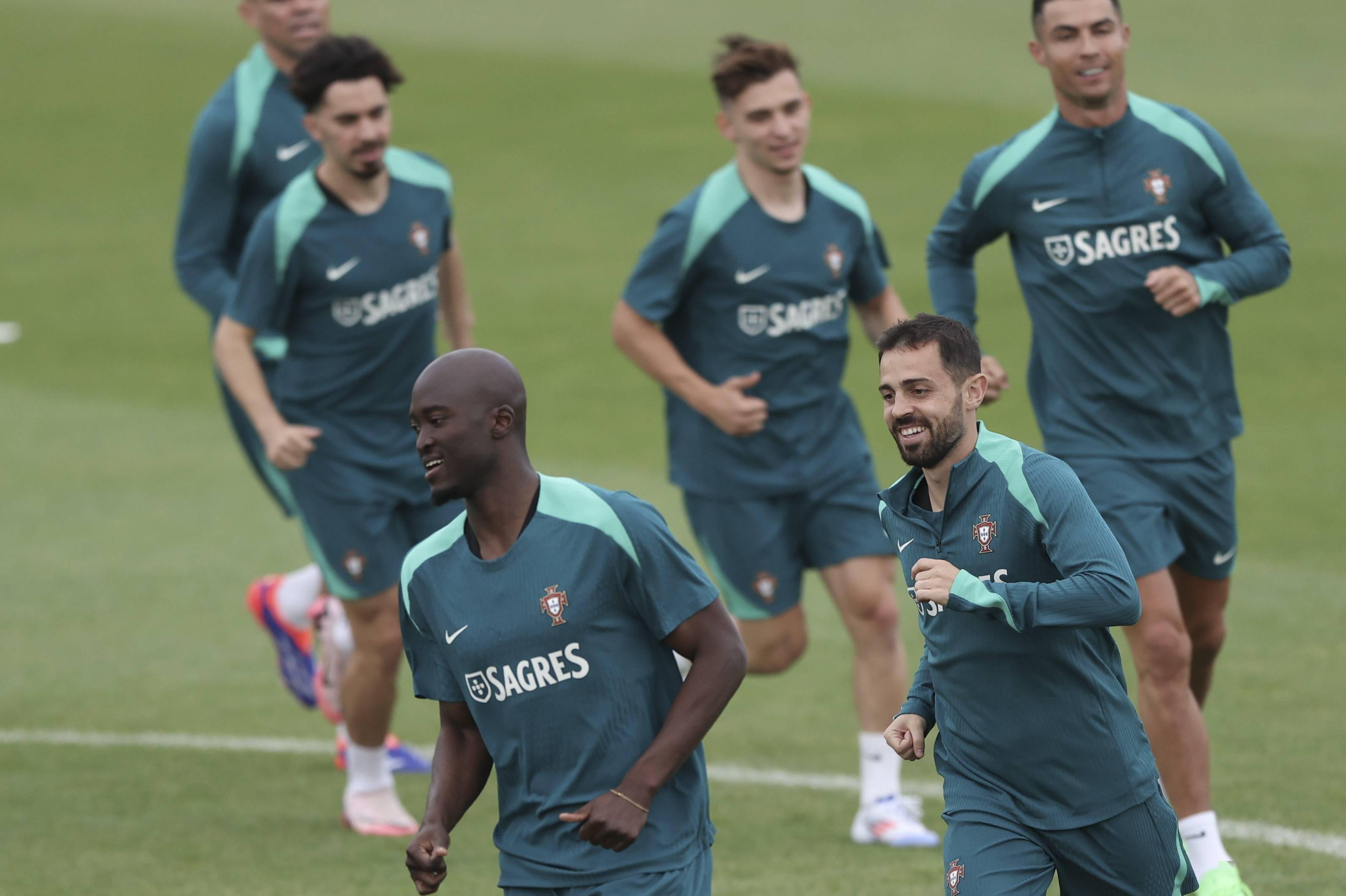 开云体育直播-葡萄牙备战欧洲杯资格赛：葡萄牙VS阿根廷的简单介绍