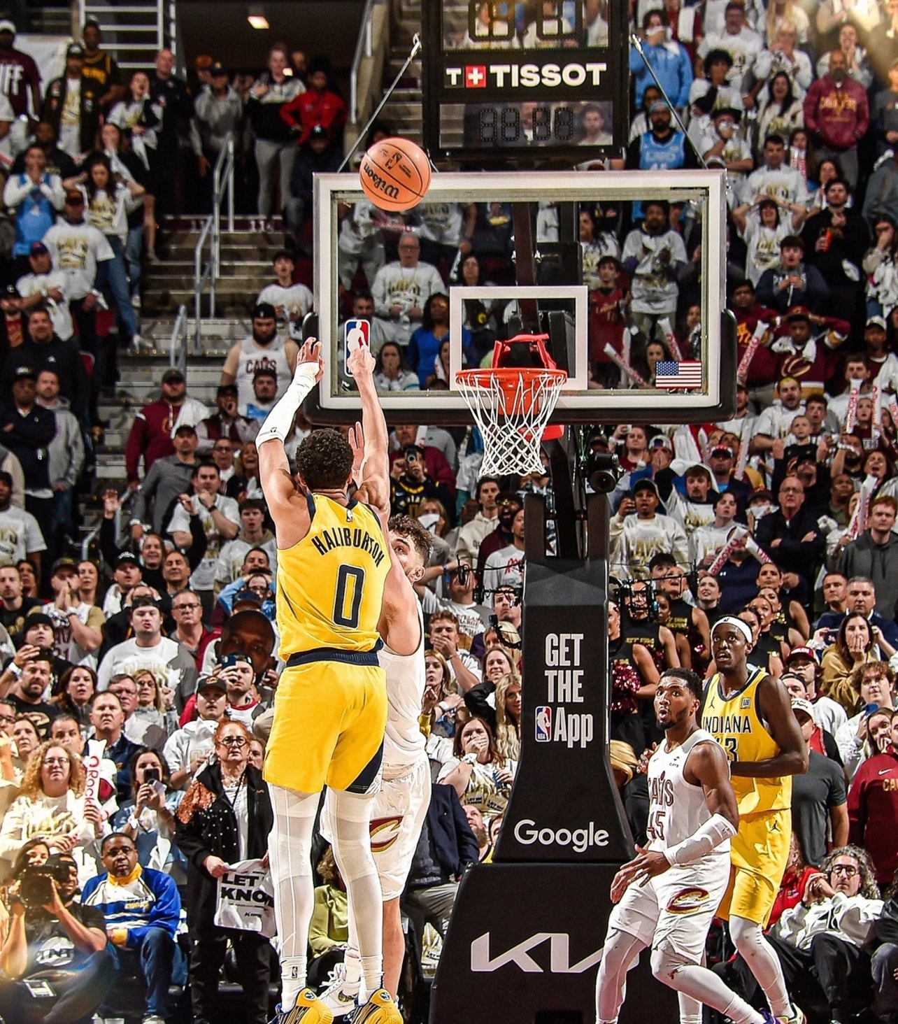 开云体育在线登录-骑士主场击败尼克斯，塞克斯顿29分