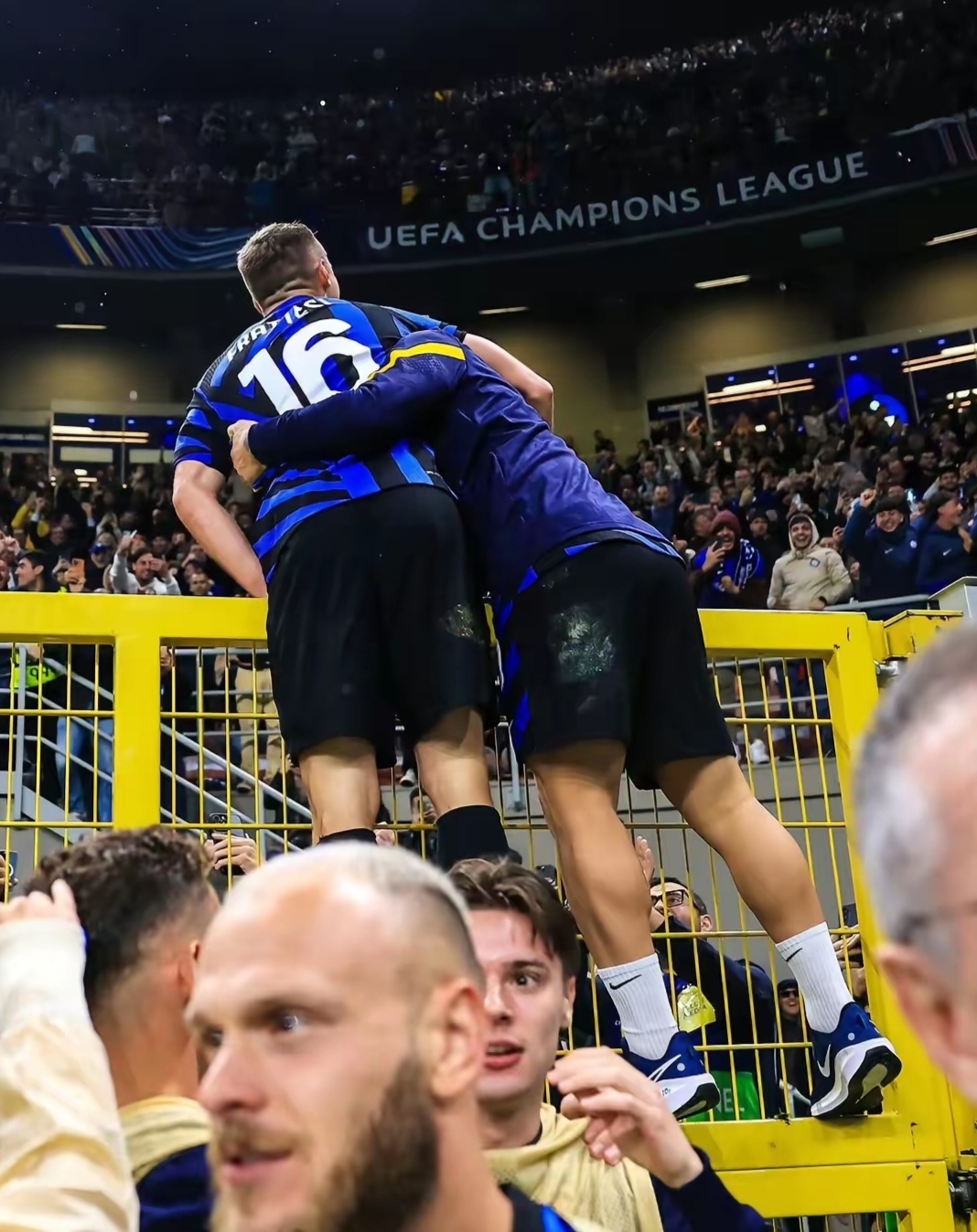 开云体育app-欧洲国家队为了胜利而战，球场激烈碰撞