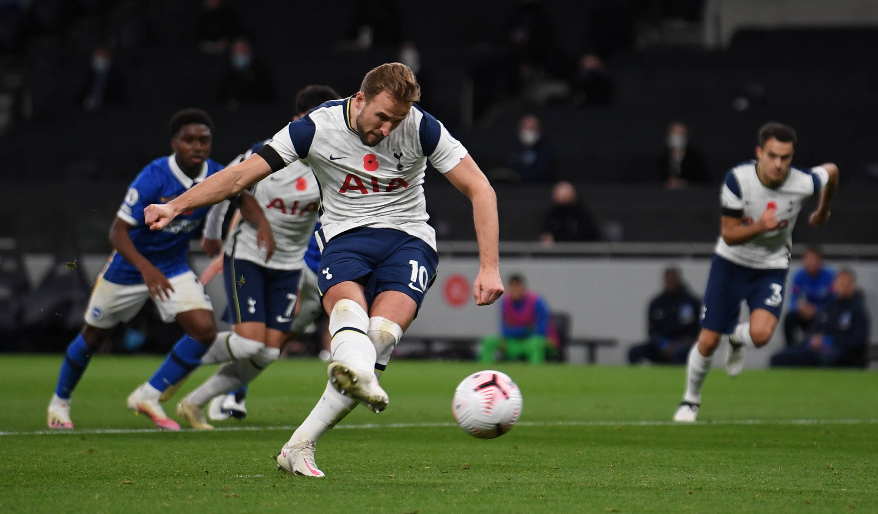 欧洲足球赛事中的精彩瞬间令人赞叹 欧洲足球赛事中的精彩瞬间令人赞叹