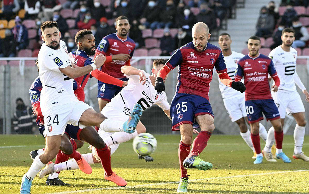 开云体育官方入口-包含比利亚雷亚尔实力暴露，防守成球队软肋的词条