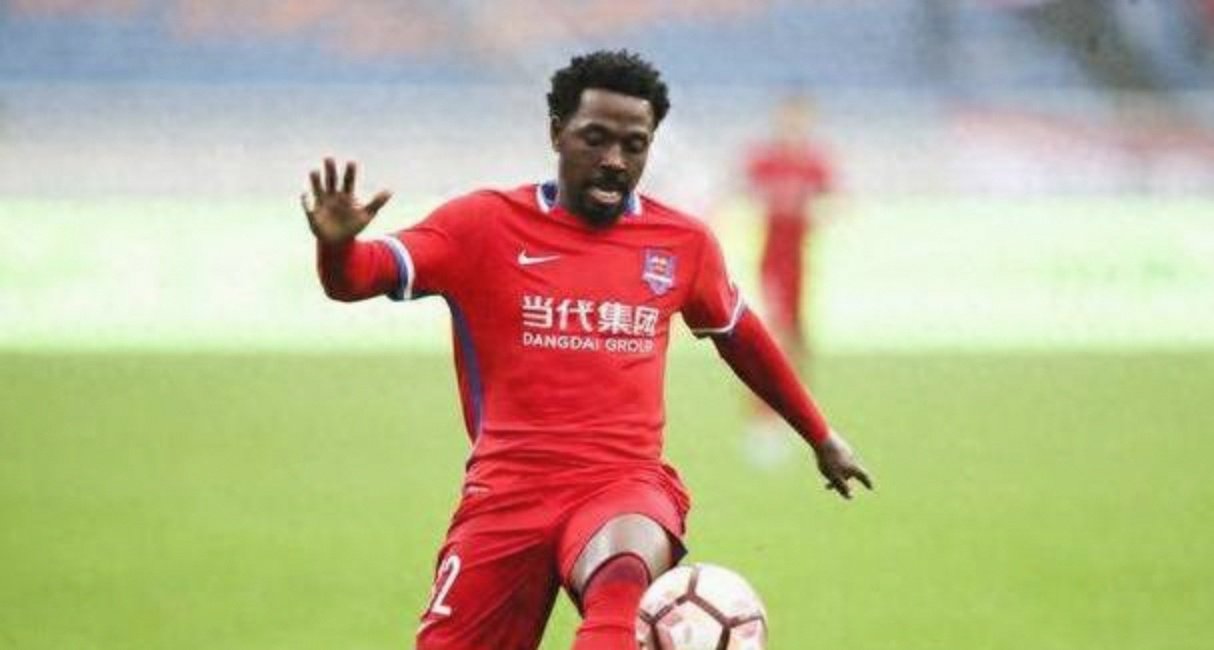 重庆当代前锋连入两球,成为焦点 重庆当代前锋连入两球,成为焦点